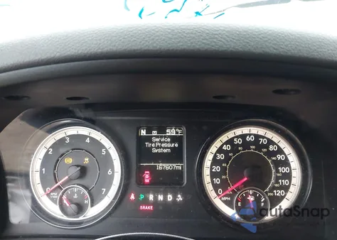 2017 Ram 1500 Express 4X4 6'4 Box z USA, uszkodzony, nr VIN 1C6RR7FT0HS523162